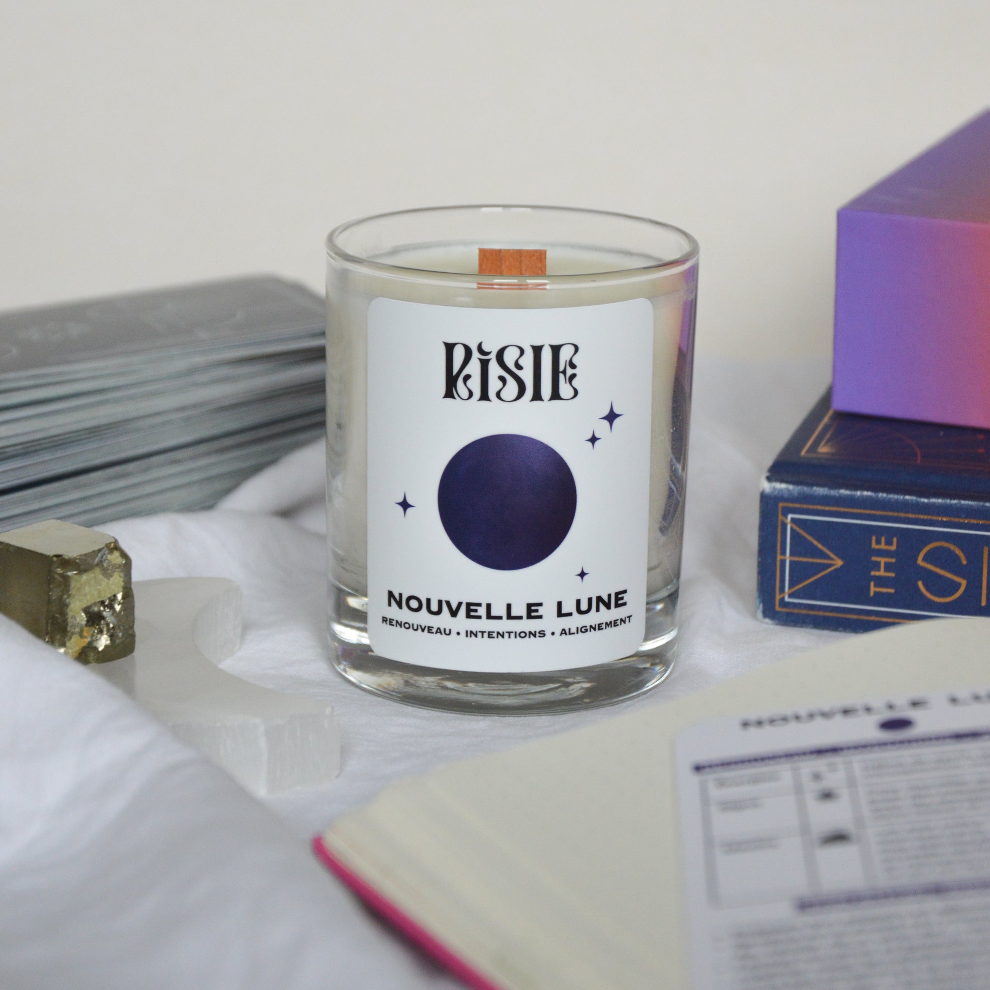 La bougie rituel nouvelle lune. La bougie parfumée parfaite pour le rituel de nouvelle lune.