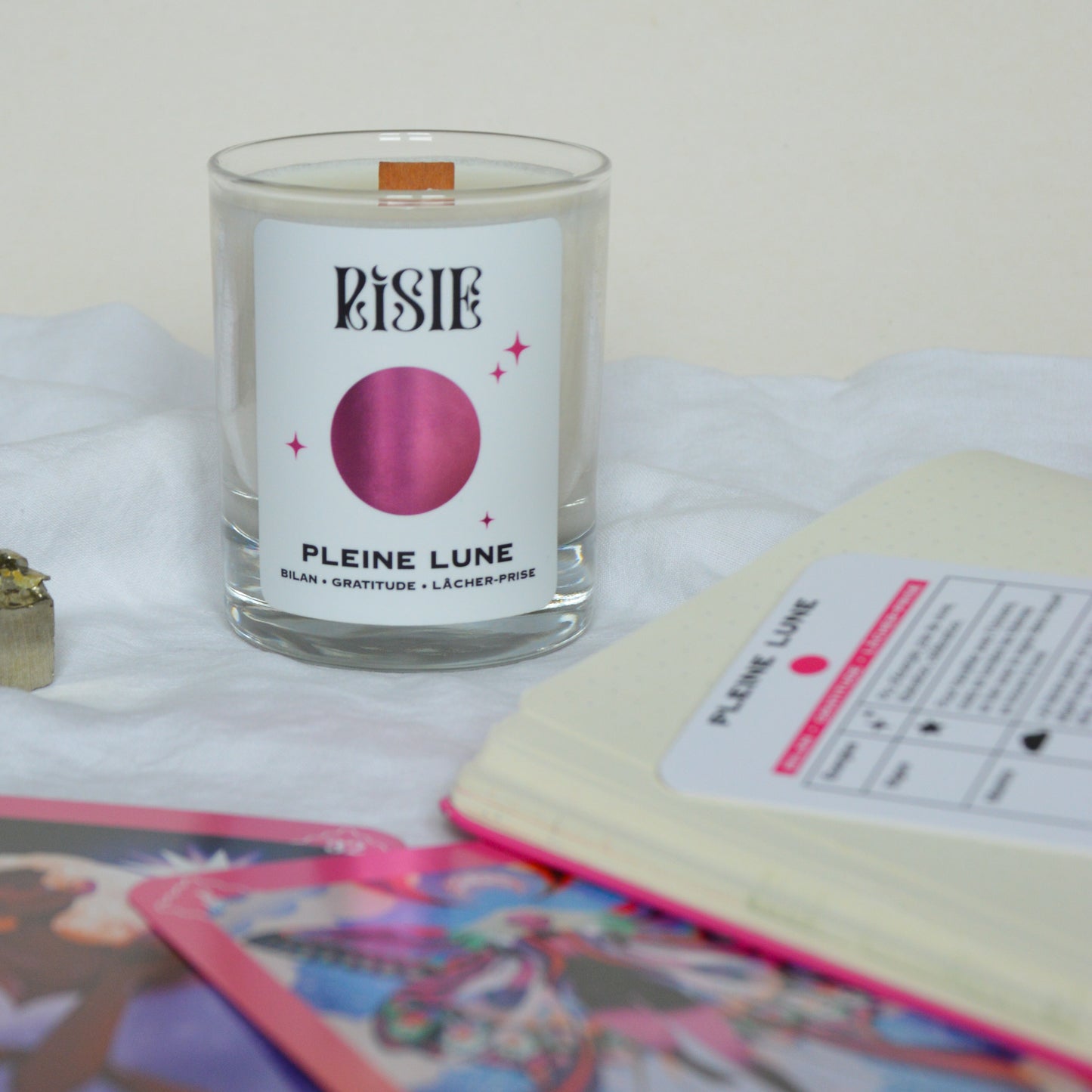 La bougie rituel pleine lune. La bougie parfumée parfaite pour le rituel de pleine lune.